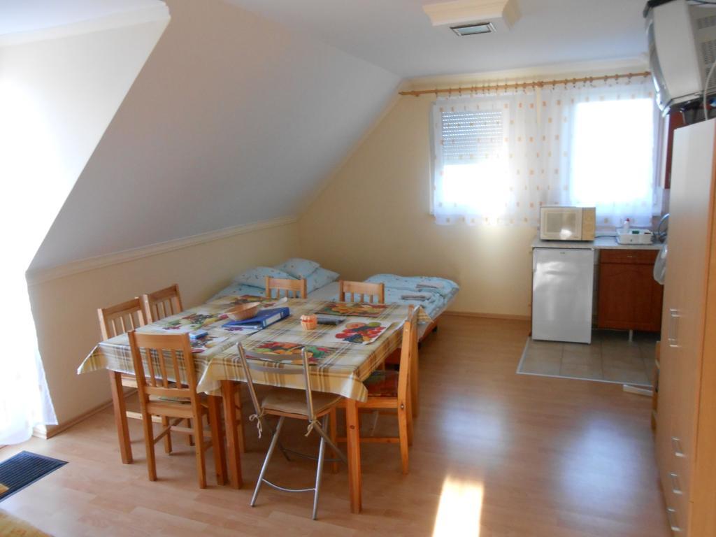 Kustanygyongye Vendeghaz Kehidakustany Apartment Exterior photo